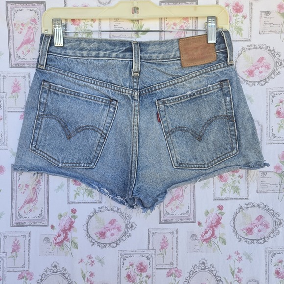 Levi's 501 Women's Blue Denim Distressed Raw Hem Button Fly Cutoff Shorts Sz 27 - Picture 2 of 8